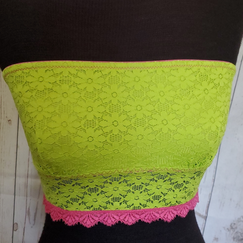 Flirtitude bandeau Parakeet Green lace with hot pink trim size Medium